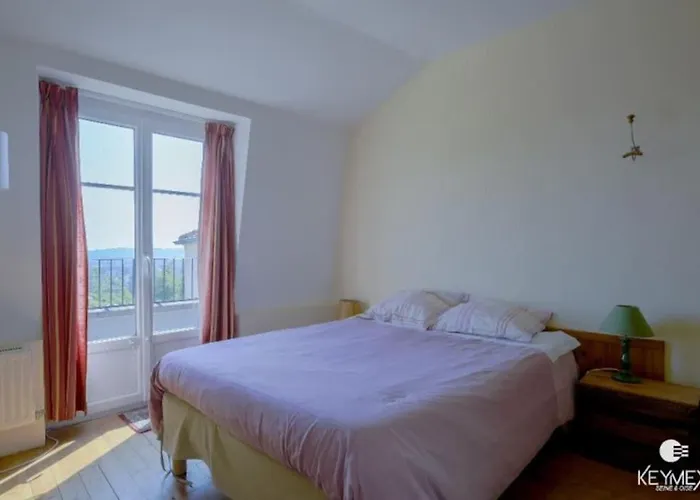 L\' Eglise - 2 Pieces Avec Balcon Au Dernier Etage Vue Paris