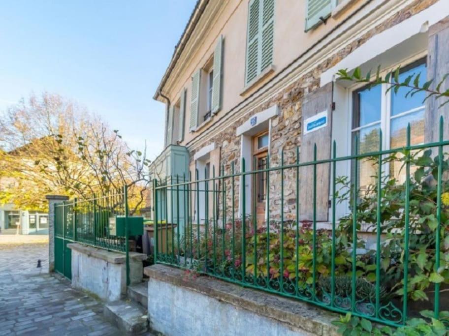 Appartement L' Eglise - 2 Pieces Avec Balcon Au Dernier Etage Vue Paris